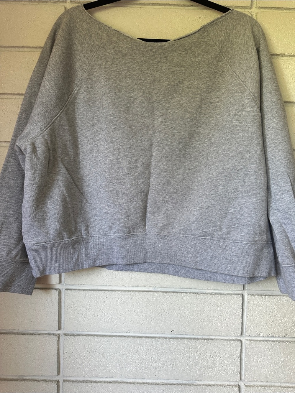 PINK Victoria's Secret Light Gray Scoop-Neck Sweatshirt with '86' Graphic - Picture 3 of 3